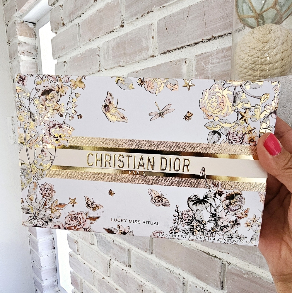 ❤️NIB Christian Dior Limited Edition Embroidered Mesh Cosmetic Bag❤️ - Picture 5 of 10